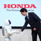 Illustration for article titled Donald Trump Has Never Publicly Shaken Hands With a Robot